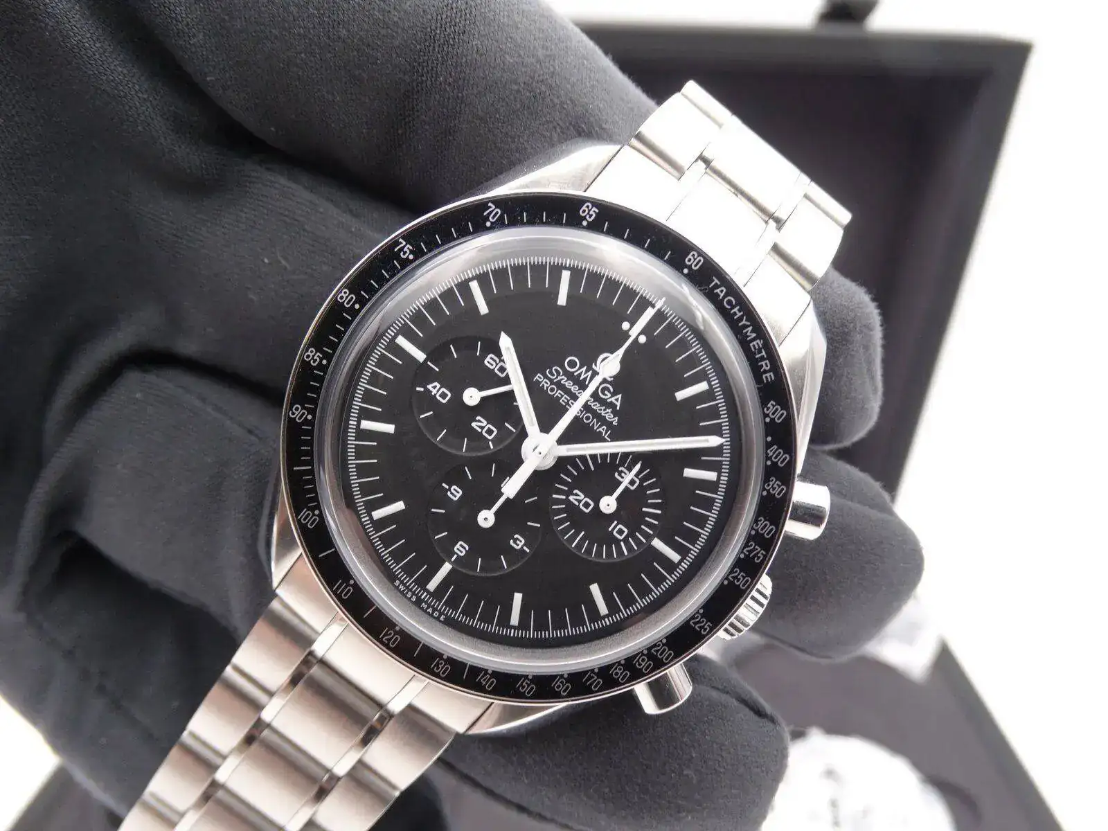 Omega Speedmaster Professional Moonwatch Plexi 07014.webp