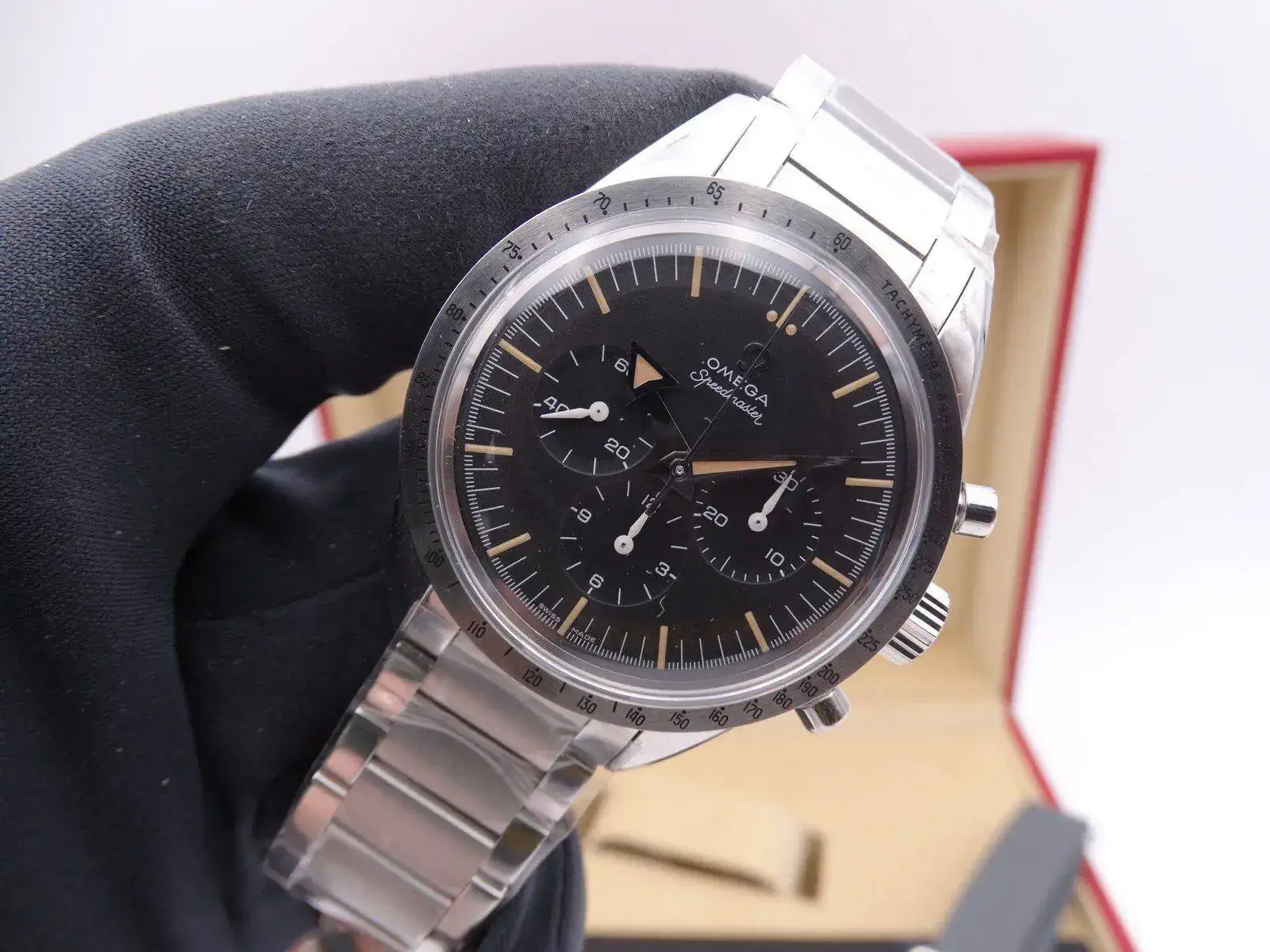 Omega Speedmaster Trilogy Limited Edition 01787.webp