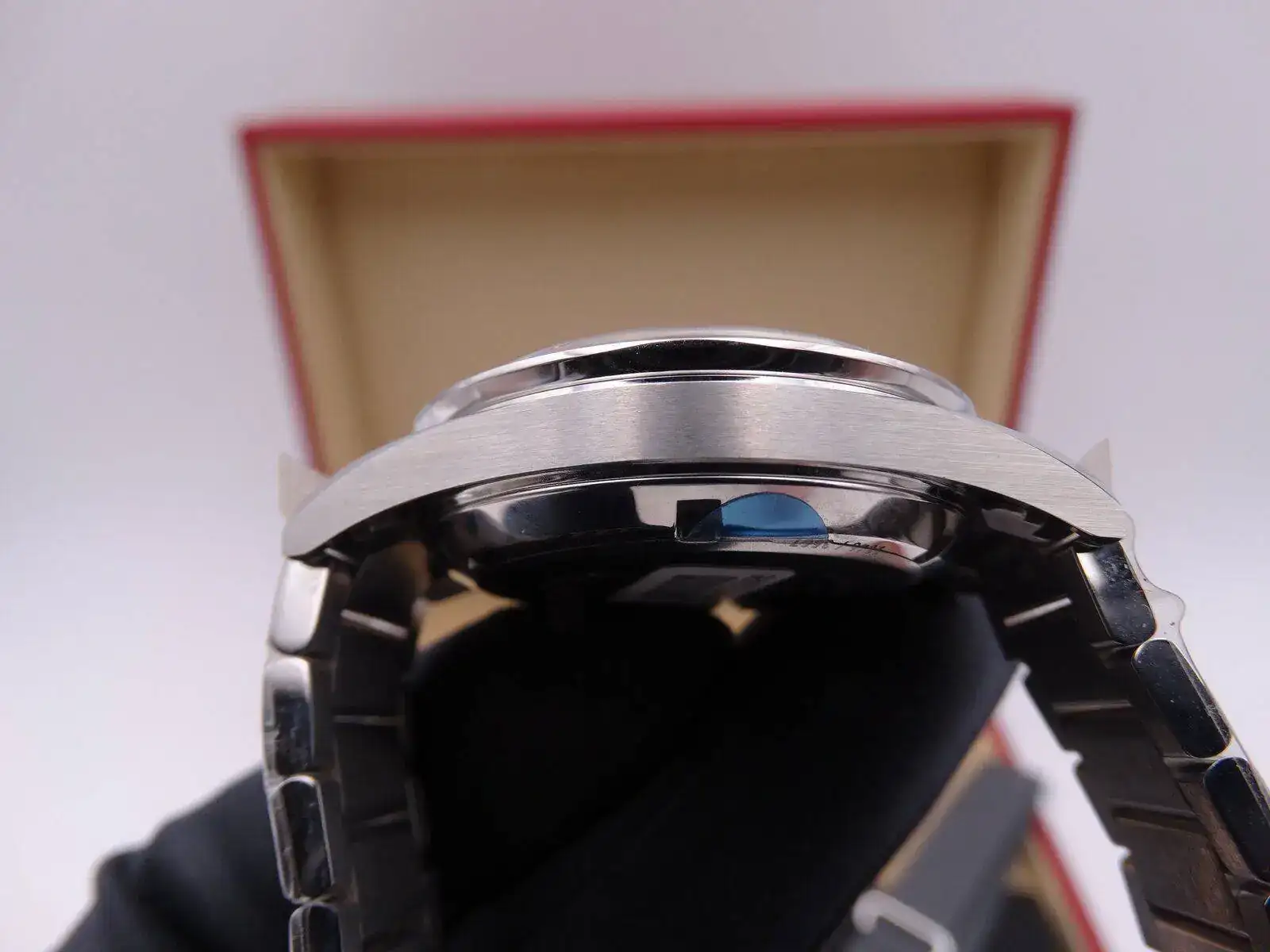 Omega Speedmaster Trilogy Limited Edition 01790.webp