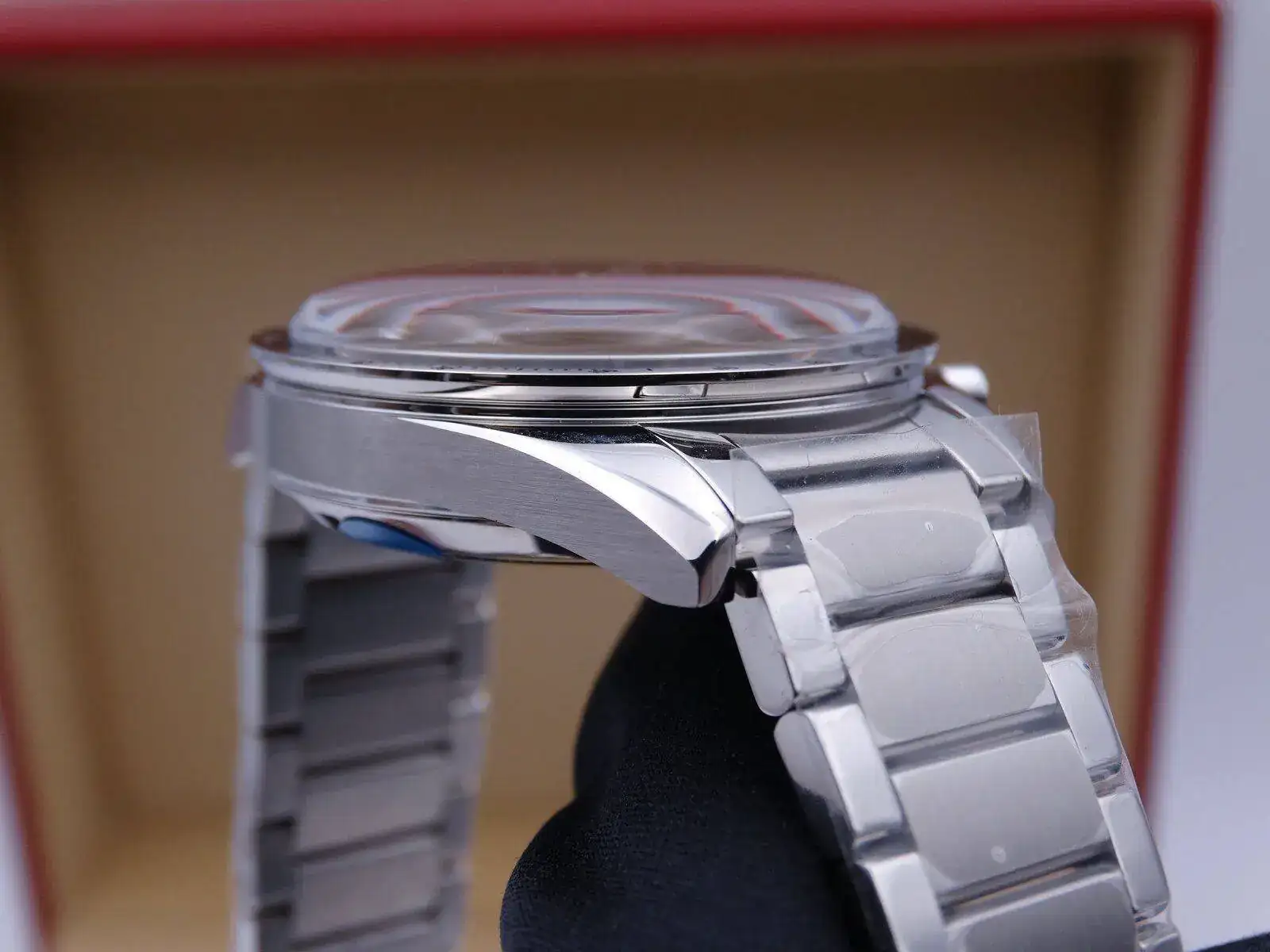 Omega Speedmaster Trilogy Limited Edition 01797.webp