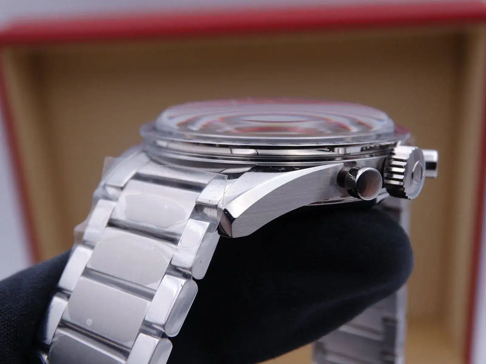 Omega Speedmaster Trilogy Limited Edition 01798.webp