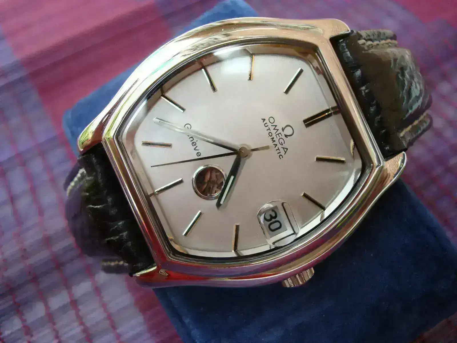 omega2f.webp
