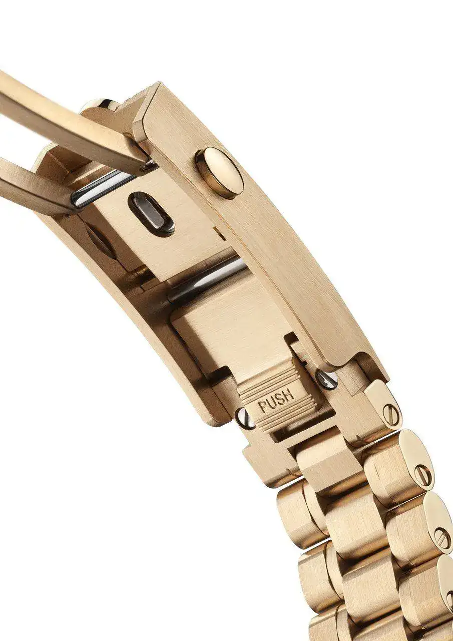 OMEGA_310.60.42.50.10.001_close_up fermoir_PUSH.jpg