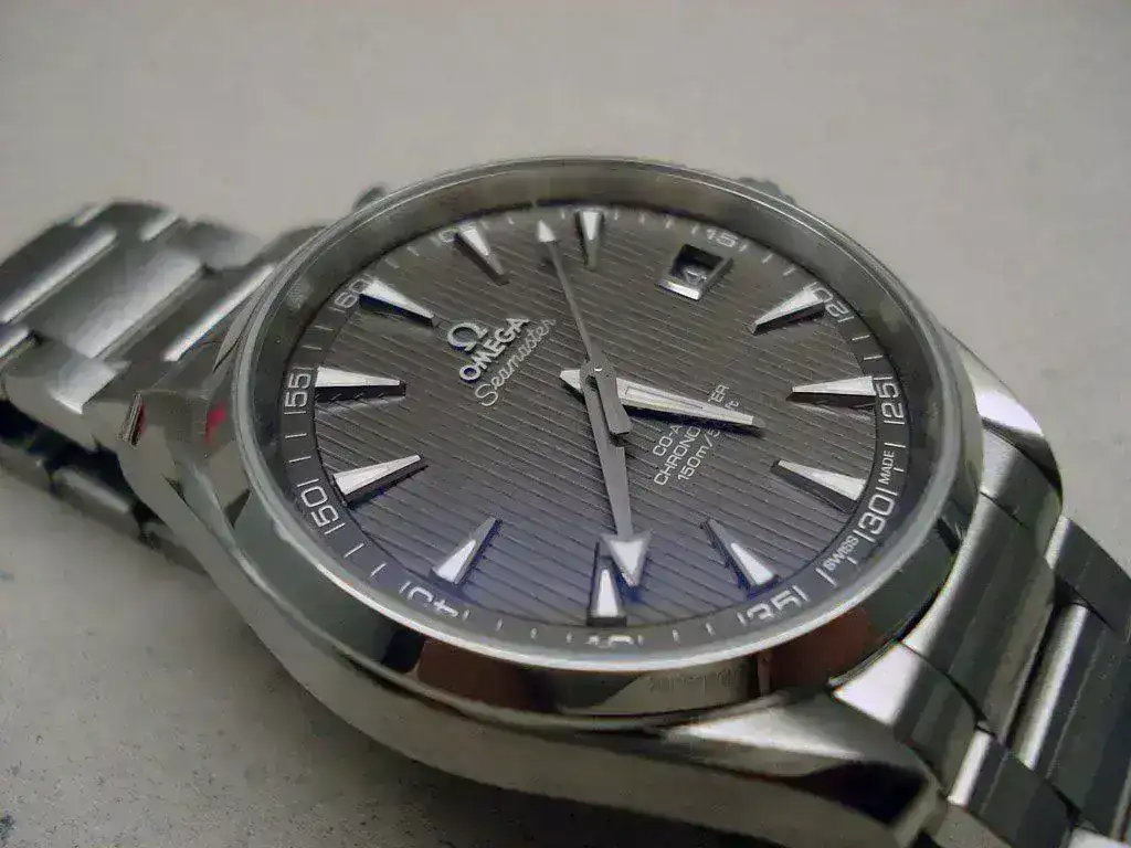 omega_at8500_02.webp
