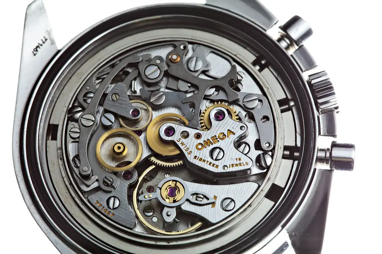 Omega_Cal._1861_Chronograph_Movement.webp