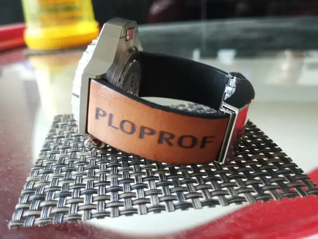 omega_ploprof_handmade_leather_strap_1565779902_bc9a8328_progressive còpia.webp