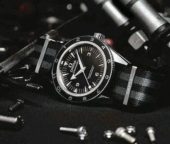 Omega_Seamaster300_Spectre_1000-570x483.webp