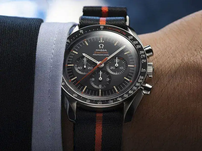 Omega_Speedmaster_Ultraman_004.jpg