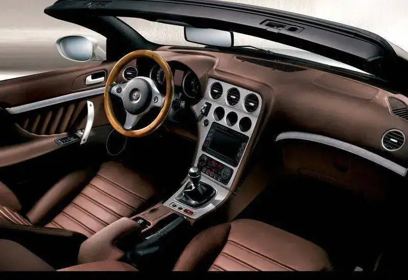 omeo-2008-Unique-Alfa-Customization-Program---6448.webp