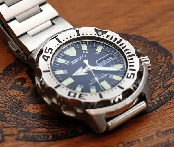 ommend-cheap-auto-watch-kitesurfing-season-monster.webp