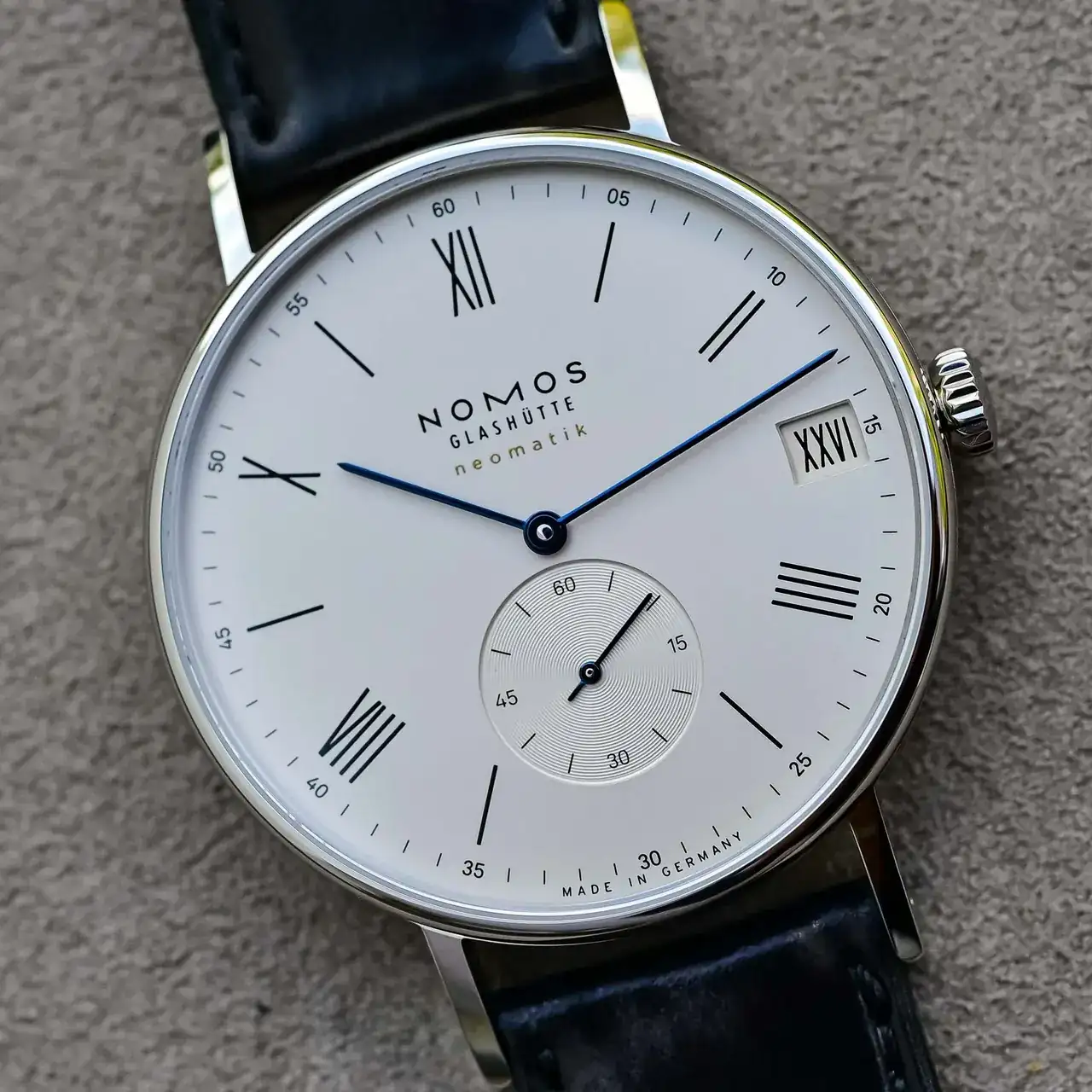 Nomos Ludwig neomatik 41 fecha Números romanos referencia 262