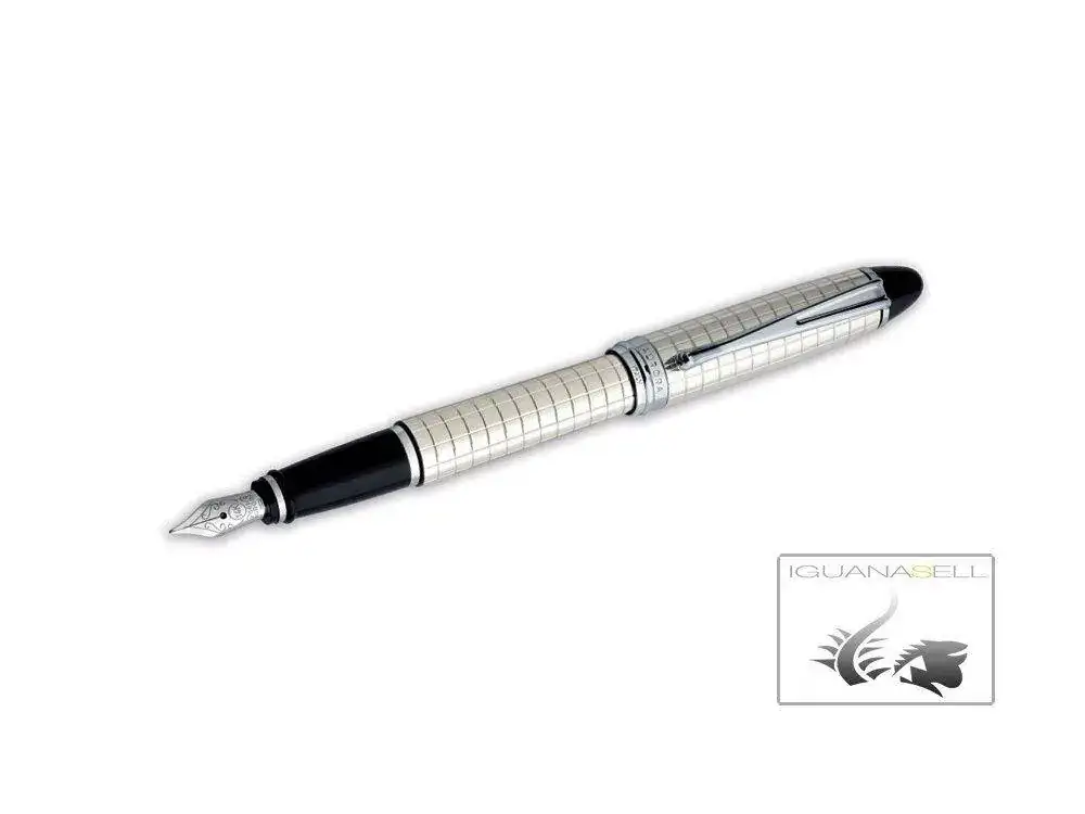 on-Quadra-Fountain-Pen-.925-Sterling-Silver-B14Q-1.webp
