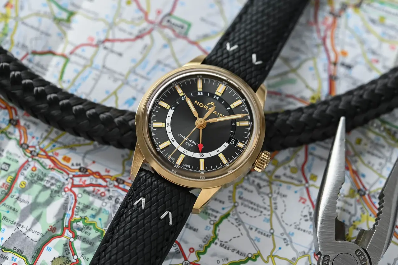 onze-Anthracite-Dial-Limited-Edition-2025-review-1.webp