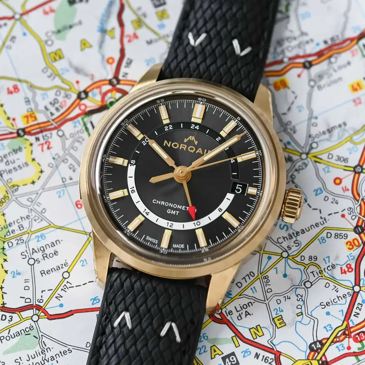 Norqain Freedom 60 GMT Esfera de antracita de bronce Edición limitada 2025 - revisión - 7