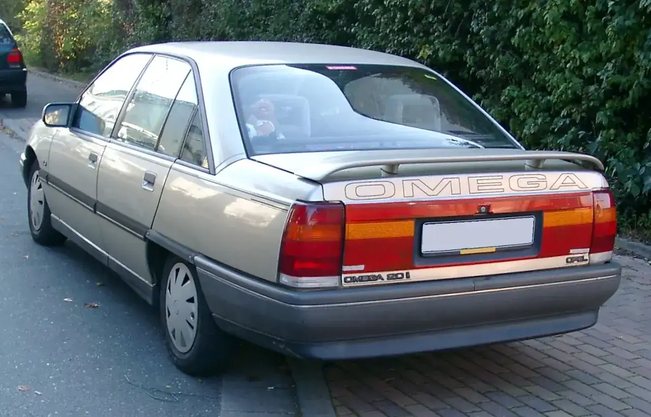 Opel_Omega_rear_20071007.webp