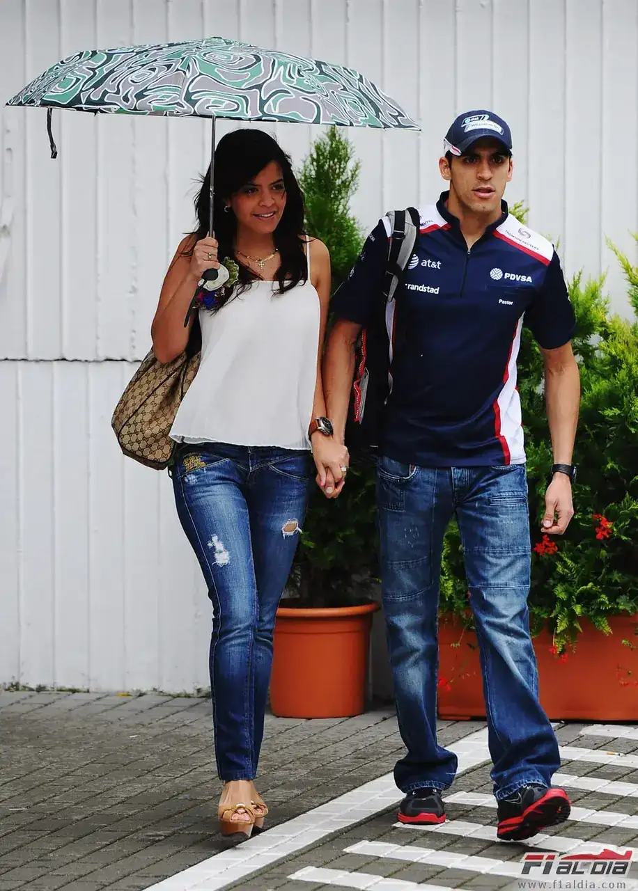 or-maldonado-se-pasea-con-su-novia-por-hungaroring.webp