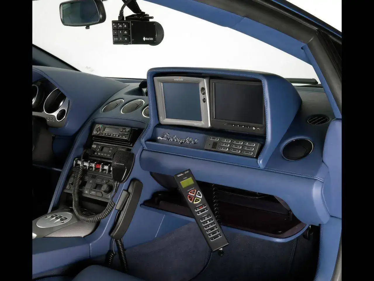orghini-Gallardo-LP560-4-Polizia-Computer-1280x960.webp