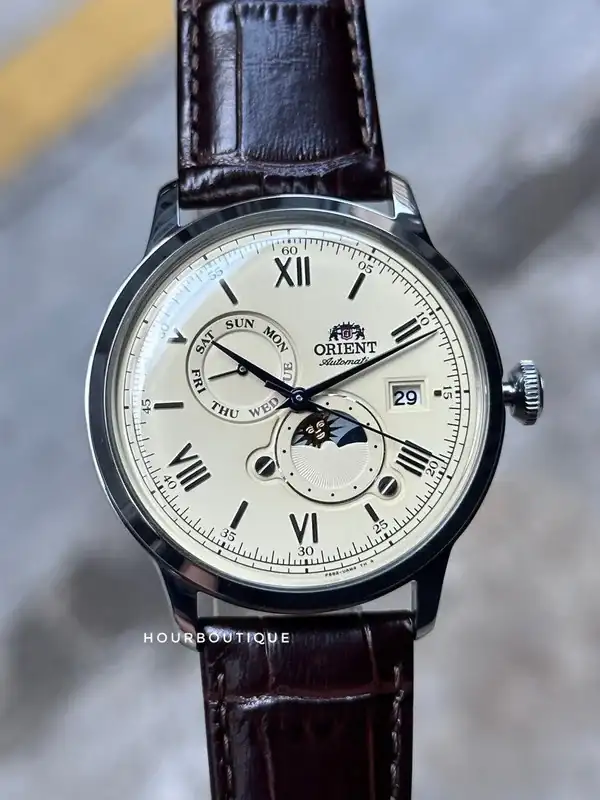 orient-bambino-sun-1698308282-e3f7ffaa-progressive.webp
