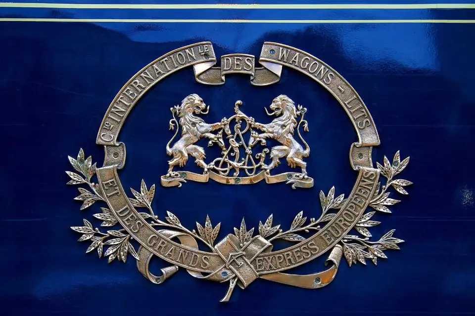 ORIENT-EXPRESS-13-FOTO-logo-leones-compa-a.webp