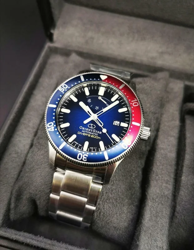 Orient-Star-Diver-200-M-pepsi-05.webp
