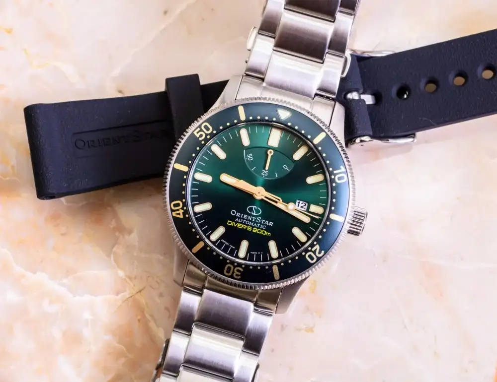 Orient-Star-Diver-verde-esmeralda-01.webp