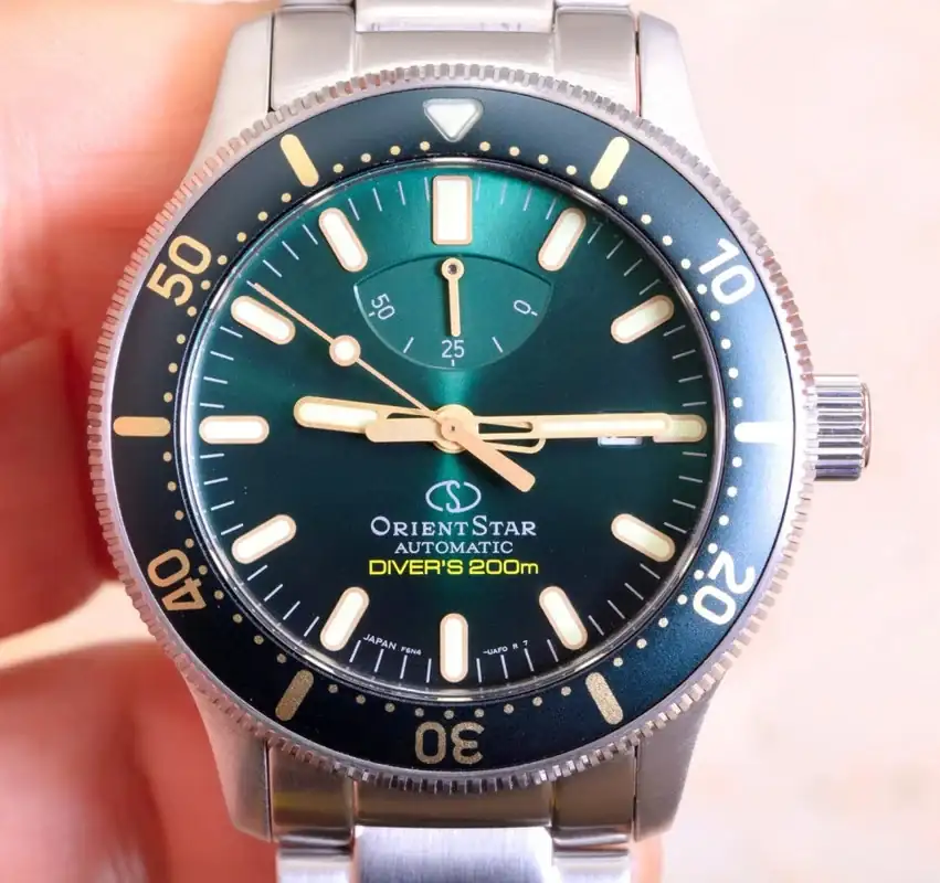 Orient-Star-Diver-verde-esmeralda-11.webp