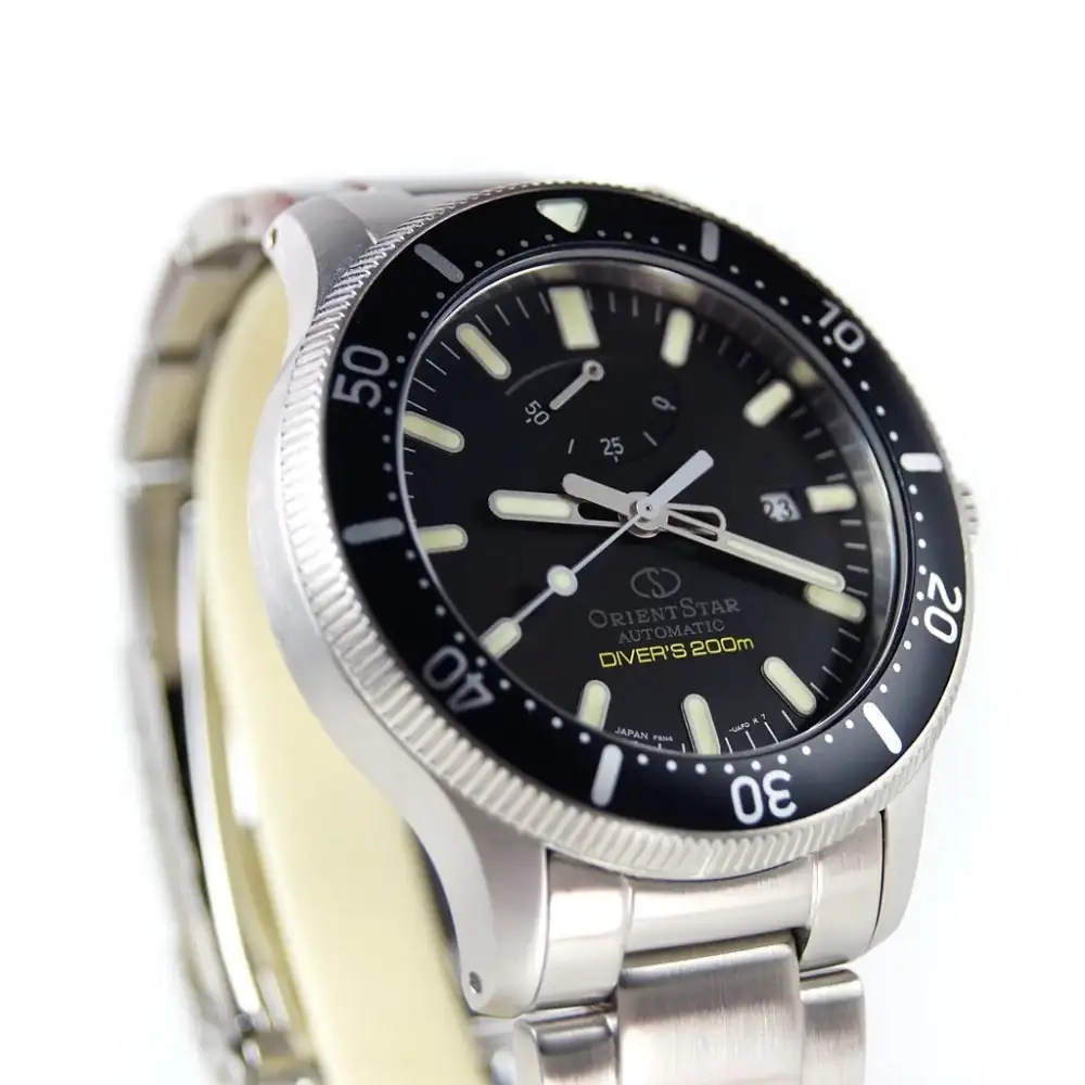 orient_star_diver_200m_03.webp