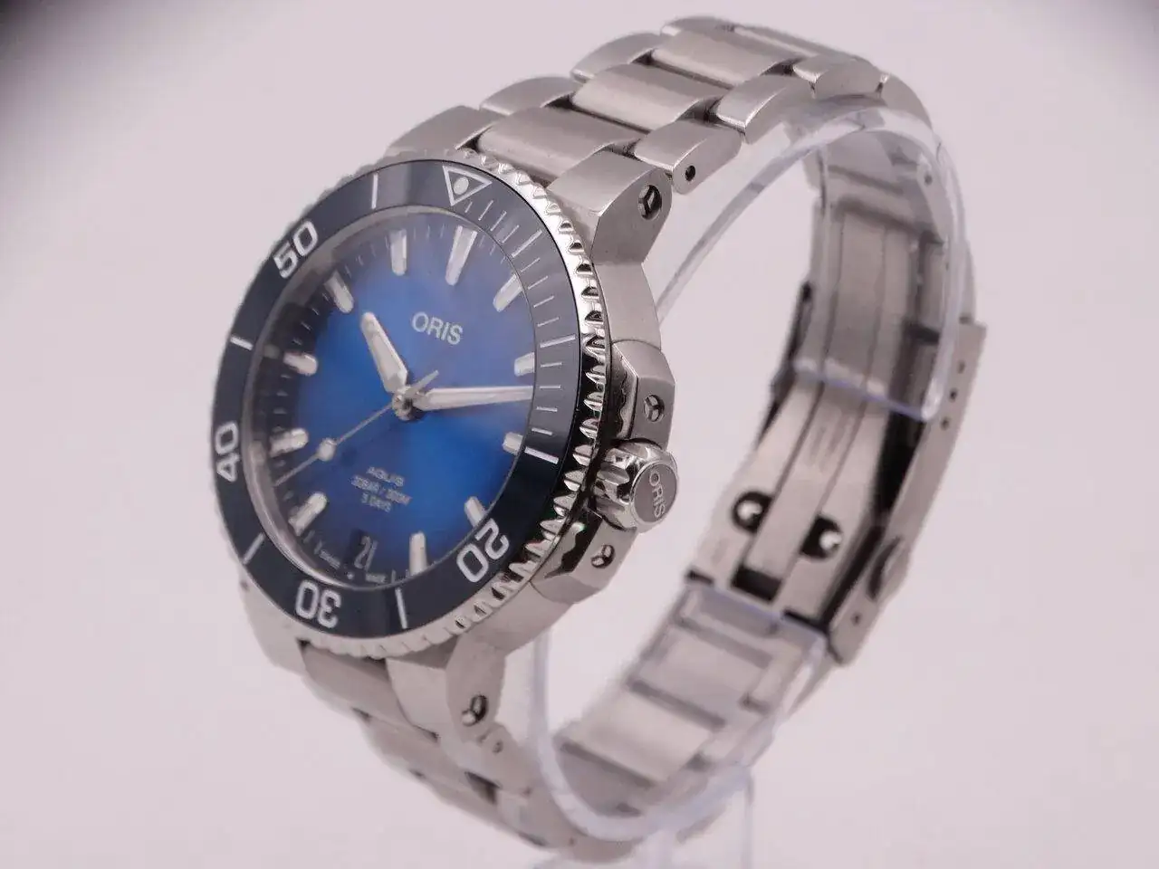 Oris Aquis Date Blue 07758.webp