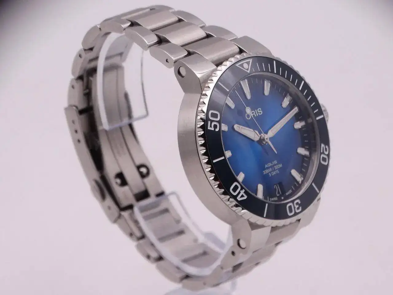 Oris Aquis Date Blue 07762.webp