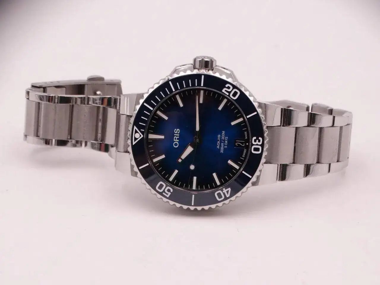 Oris Aquis Date Blue 07772.webp