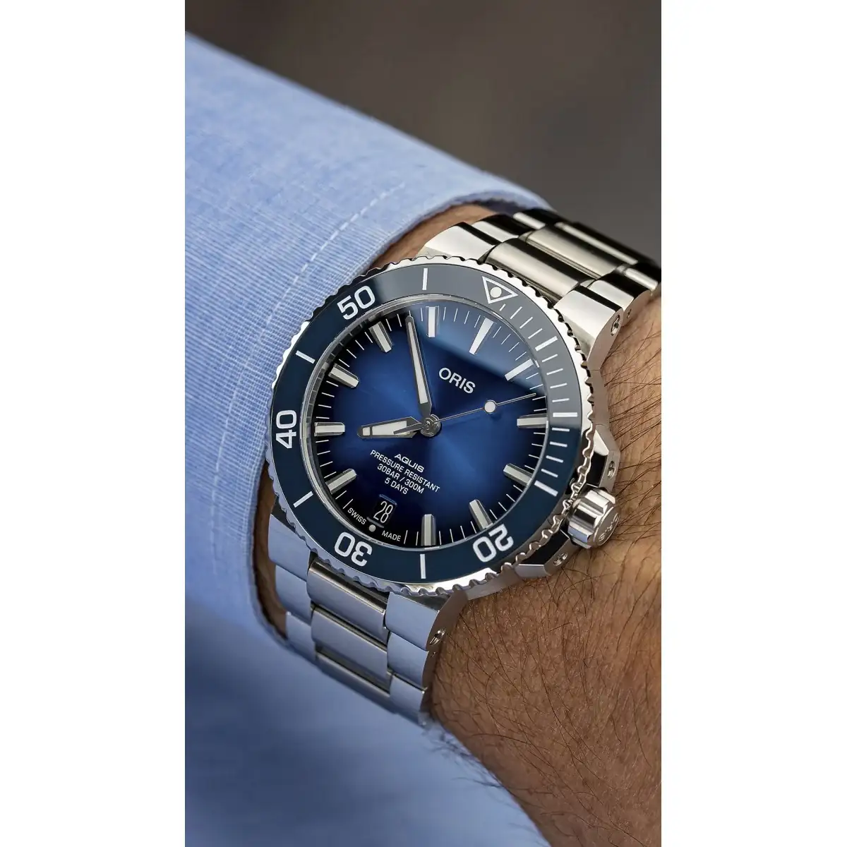 oris-aquis-date-calibre-400.webp