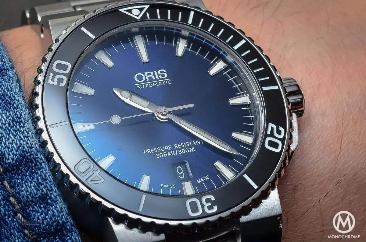Oris-Aquis-Date-Gradient-Blue-2.webp