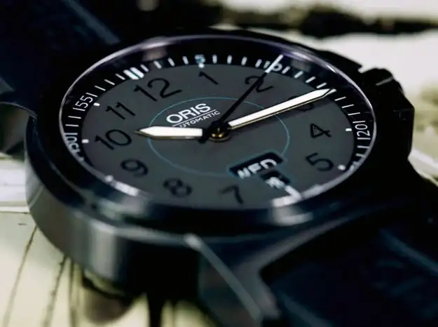 oris-bc3-advanced-black-superluminova-dial-03.webp