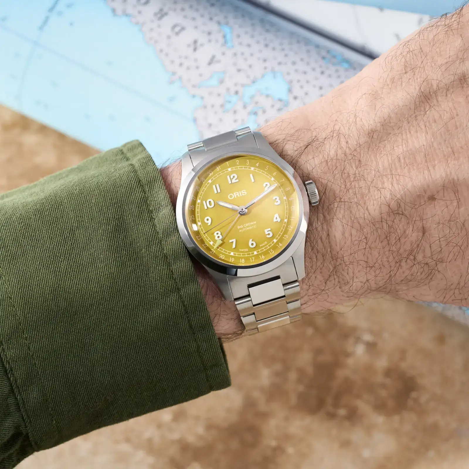 Oris-Big-Crown-Pointer-Date-4.webp