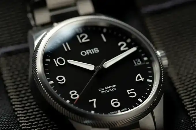 Oris-Big-Crown-ProPilot-Big-Date-1.webp