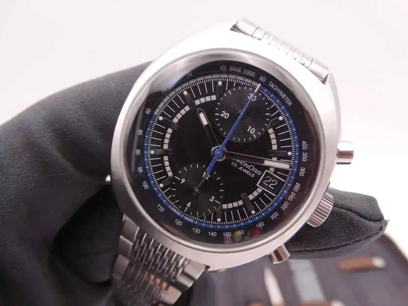 oris chronoris 40th anniversary williams limited edition 4009.jpg