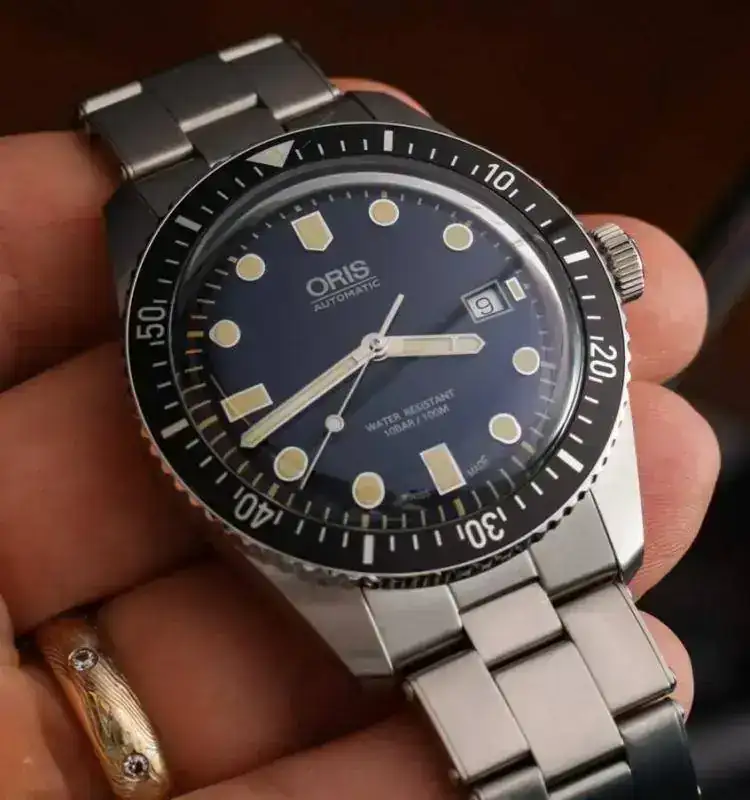 Oris-Diver-Sixty-Five-42-watch-27.webp