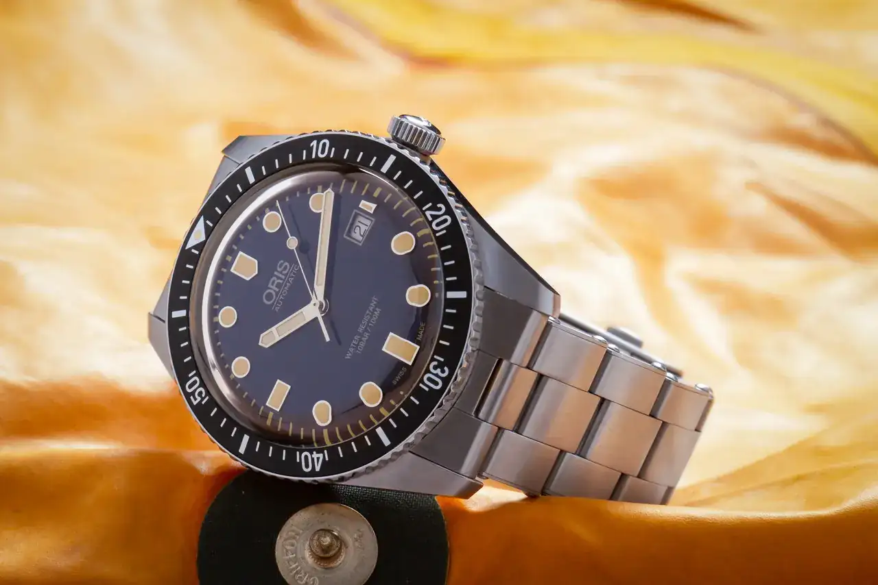 Oris-Divers-Sixty-Five-Blue-Stainless-Steel-42-4.webp