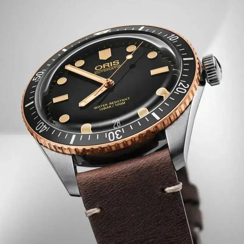Oris-Divers-Sixty-Five-Bronze-Watch-04.webp