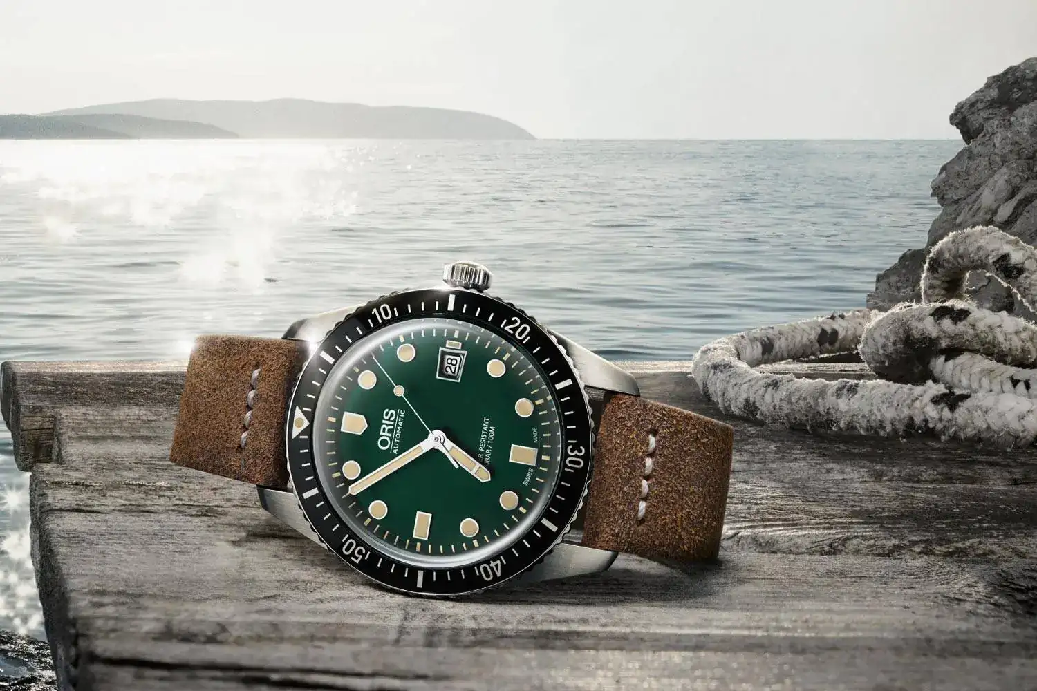 Oris-Divers-Sixty-Five_Green-01.webp