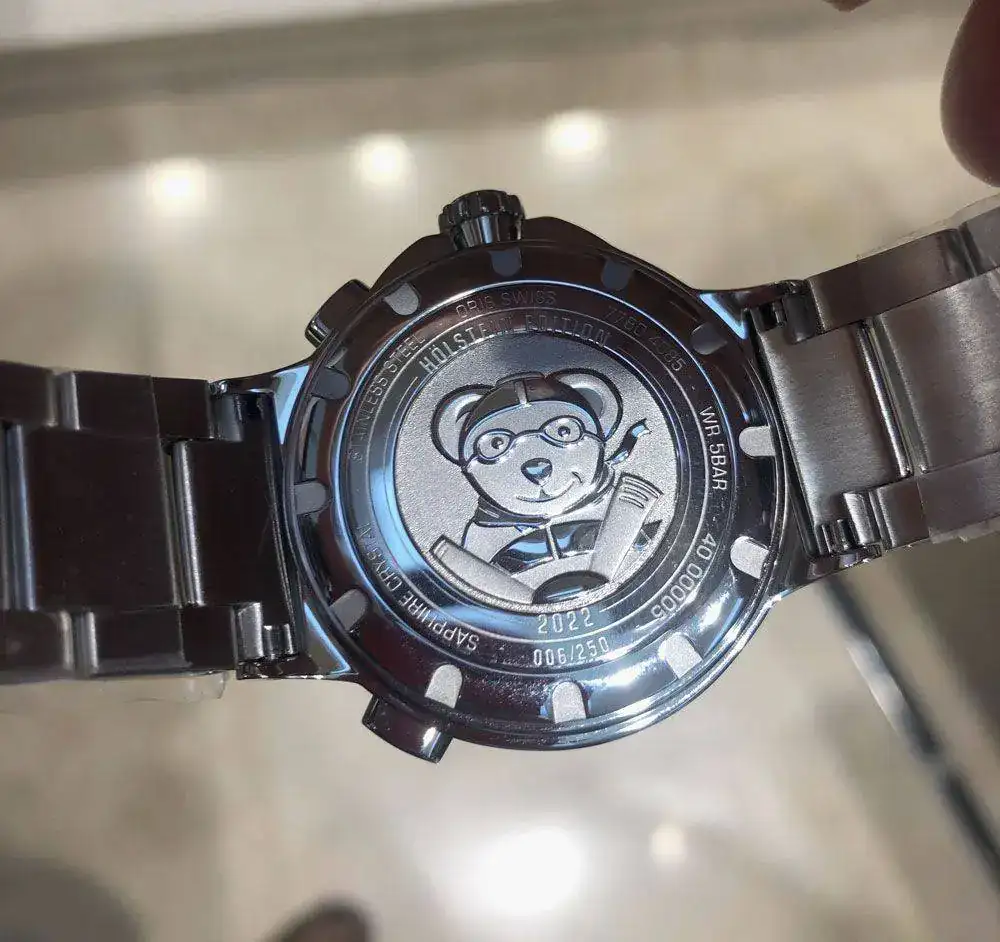 Oris-Holstein-Edition-2022-trasera.webp