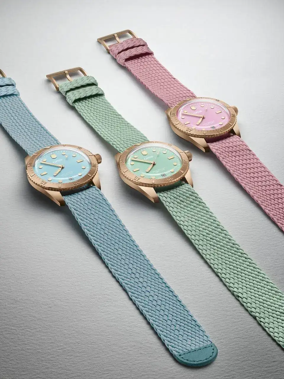 Oris Sixty-Five Cotton Candy Perlon.webp