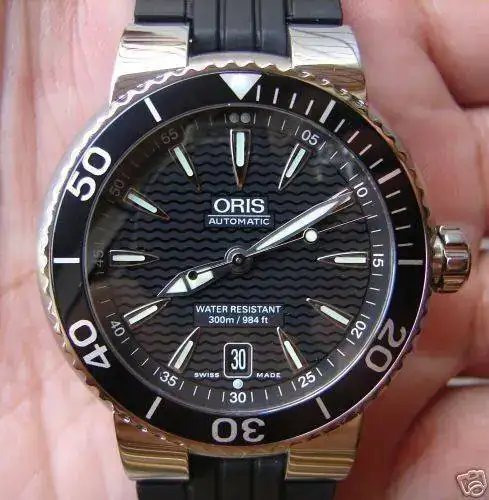 -ORIS-TT1-DIVER-300m-STAINLESS-CASE-w-RUBBER-STRAP.webp