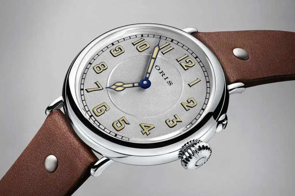 oris_bigcrown_01.webp