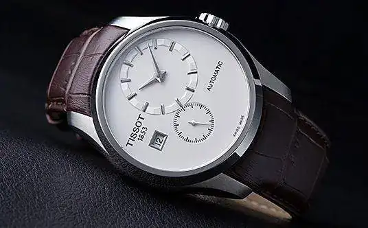 ot-more-photos-tissot-couturier-small-second-04_01.webp