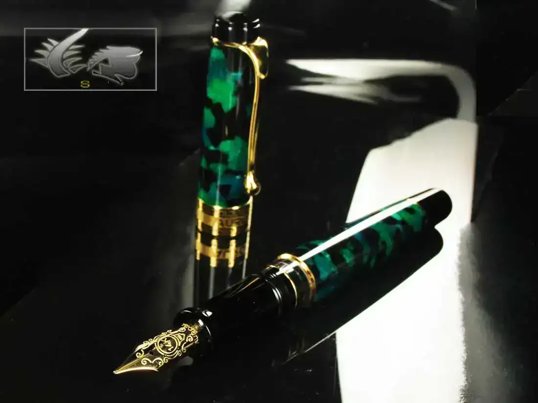 ountain-Pen-Optima-in-green-Auroloide-Pluma-996V-1.webp