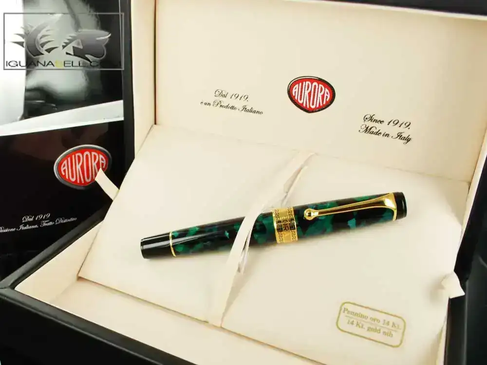 ountain-Pen-Optima-in-green-Auroloide-Pluma-996V-7.webp