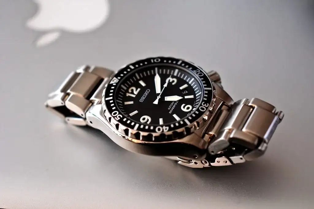 OVQM6AXh.webp