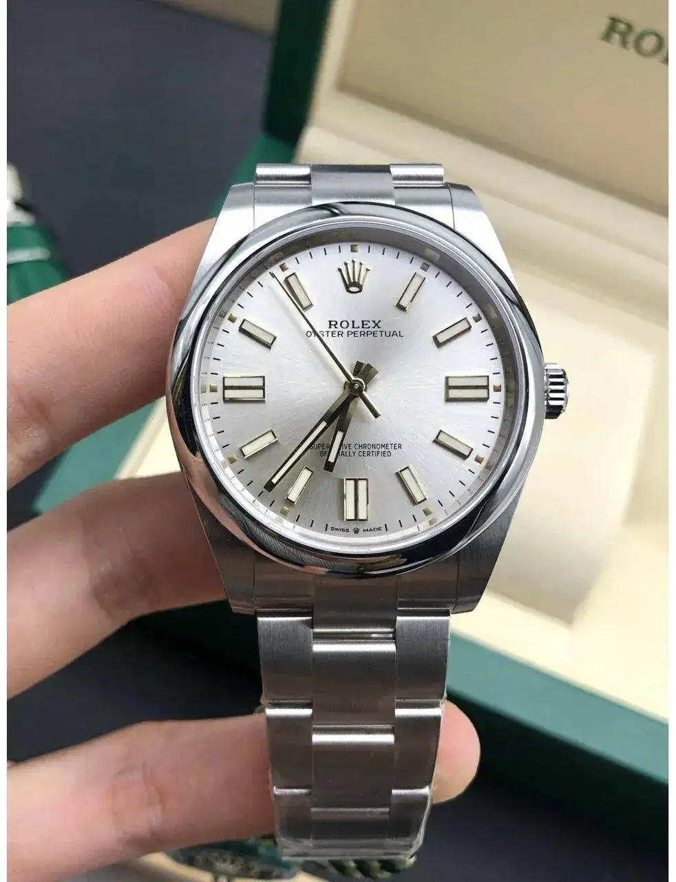 oyster-perpetual-41-mm-silver.jpg