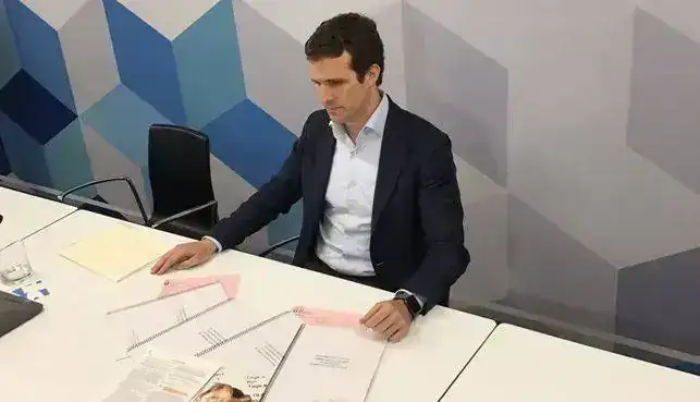 Pablo-Casado-documentacion-presentado-PP_EDIIMA20180410_0396_19.webp